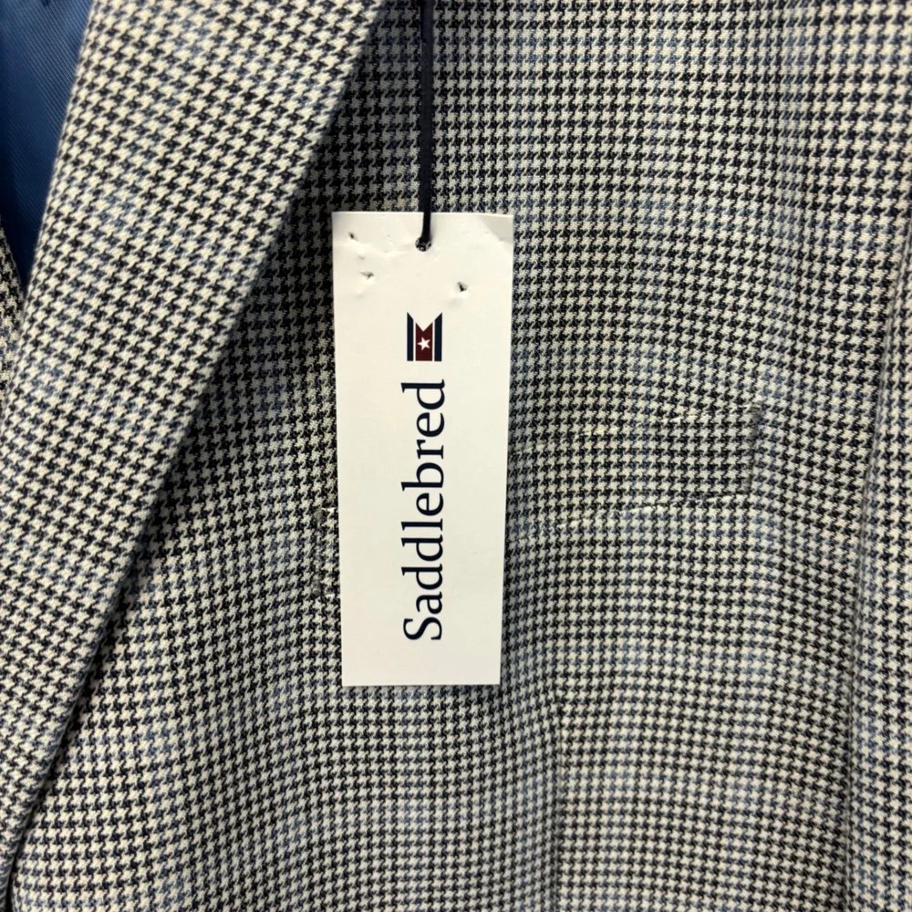 Saddlebred blazer features
